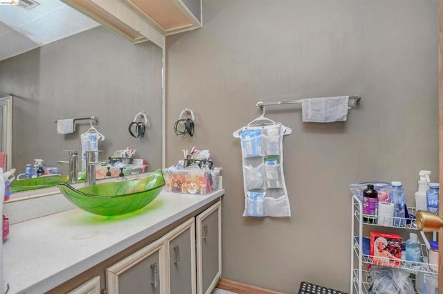 273 Luau Dr, Pittsburg, CA 94565