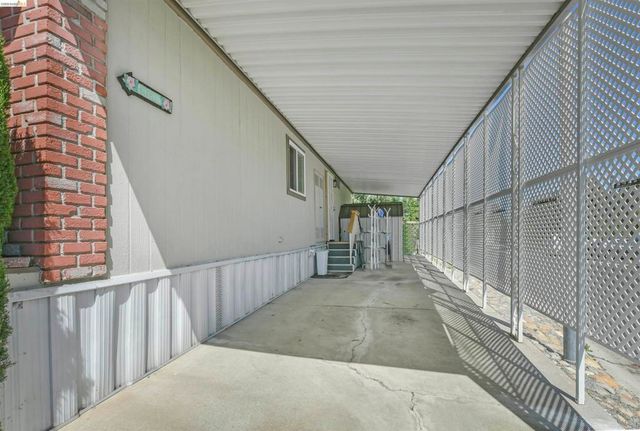 273 Luau Dr, Pittsburg, CA 94565