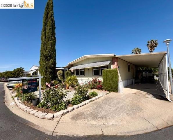 273 Luau Dr, Pittsburg, CA 94565