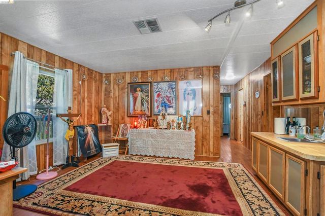 273 Luau Dr, Pittsburg, CA 94565