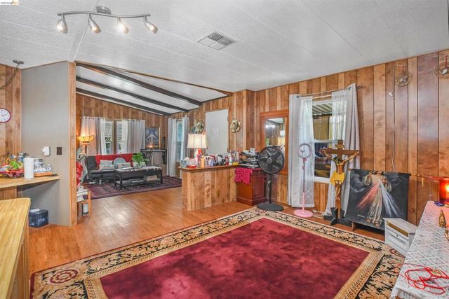 273 Luau Dr, Pittsburg, CA 94565