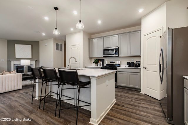7716 Fair Ln, Louisville, KY 40291