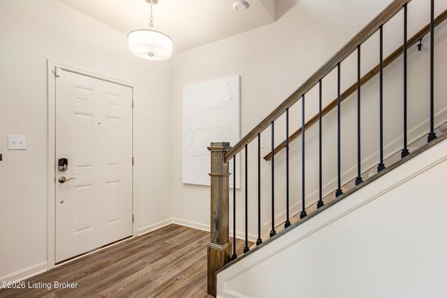 7716 Fair Ln, Louisville, KY 40291