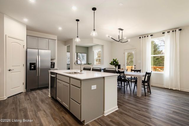 7716 Fair Ln, Louisville, KY 40291