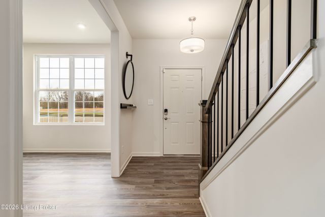 7716 Fair Ln, Louisville, KY 40291