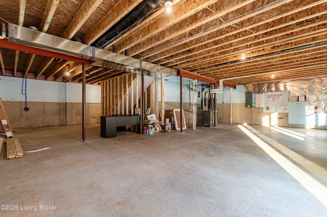 7716 Fair Ln, Louisville, KY 40291