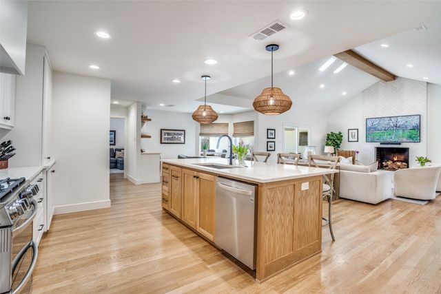 7220 Rustic Valley Drive, Dallas, TX 75248