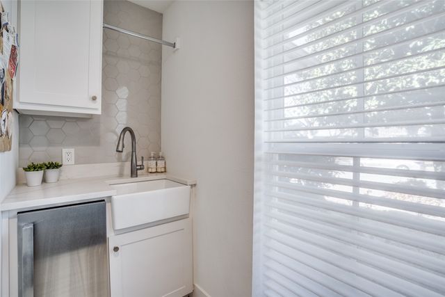 7220 Rustic Valley Drive, Dallas, TX 75248