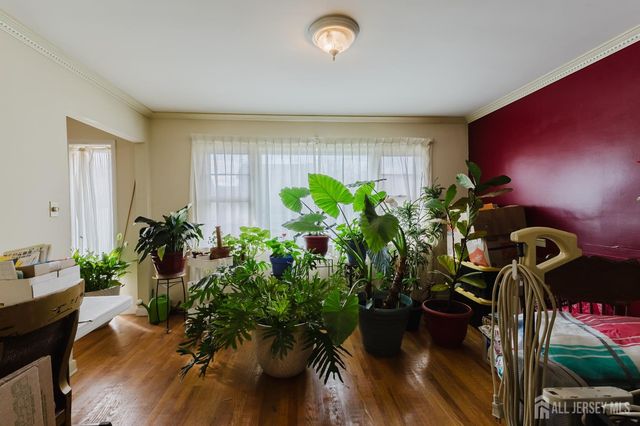 11 Edgeworth Place, New Brunswick, NJ 08901