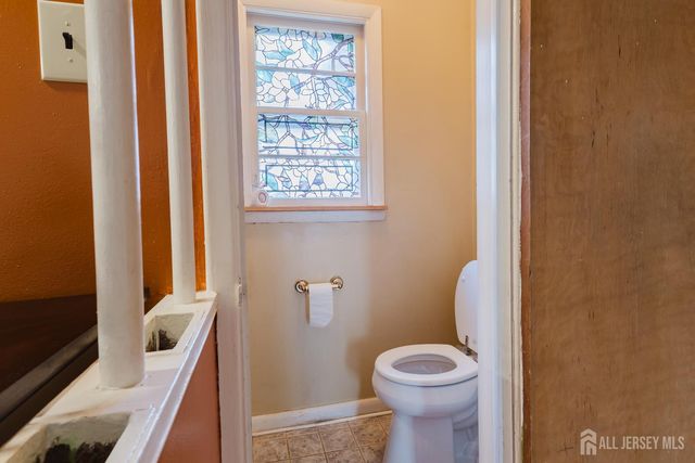 11 Edgeworth Place, New Brunswick, NJ 08901