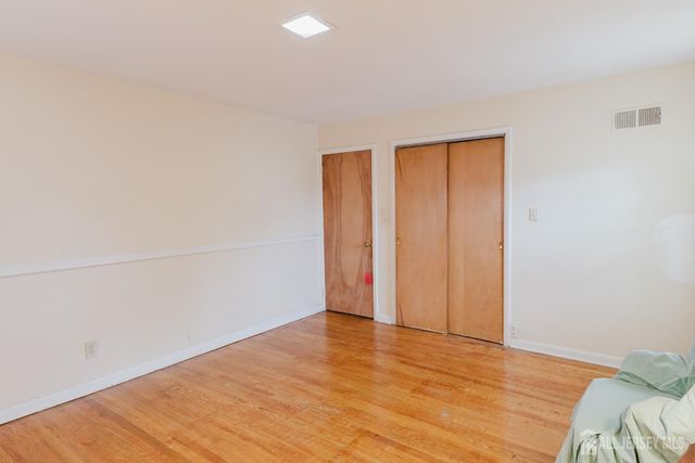 11 Edgeworth Place, New Brunswick, NJ 08901