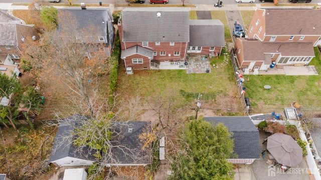 11 Edgeworth Place, New Brunswick, NJ 08901