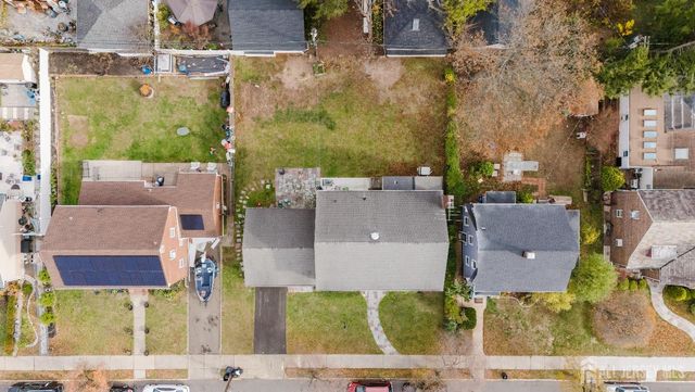 11 Edgeworth Place, New Brunswick, NJ 08901