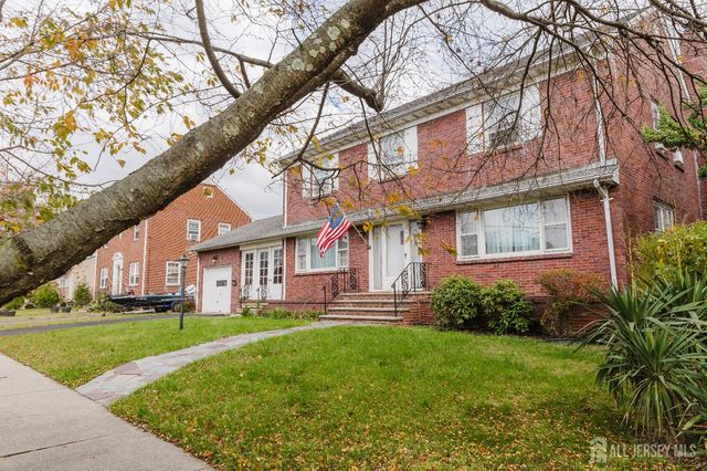 11 Edgeworth Place, New Brunswick, NJ 08901