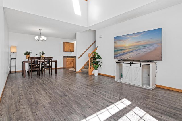 9918 Hamlet Court S, Cottage Grove, MN 55016