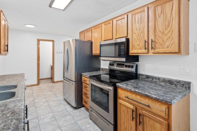 9918 Hamlet Court S, Cottage Grove, MN 55016
