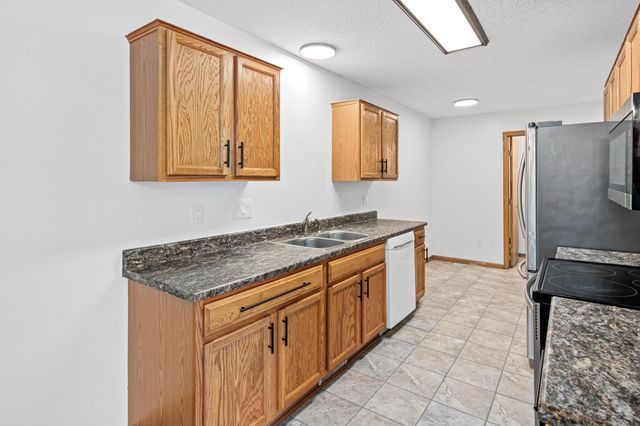 9918 Hamlet Court S, Cottage Grove, MN 55016