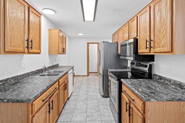 9918 Hamlet Court S, Cottage Grove, MN 55016
