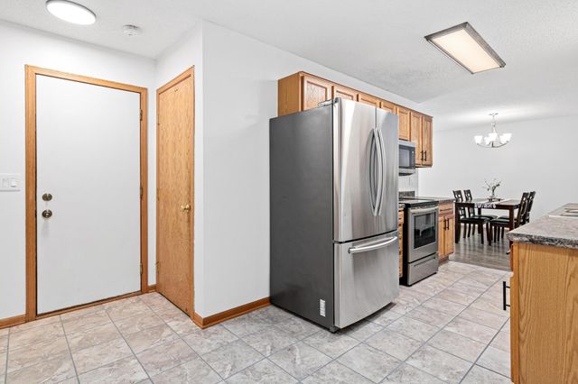 9918 Hamlet Court S, Cottage Grove, MN 55016