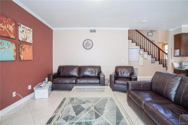 19404 Roscoe, Northridge, CA 91324