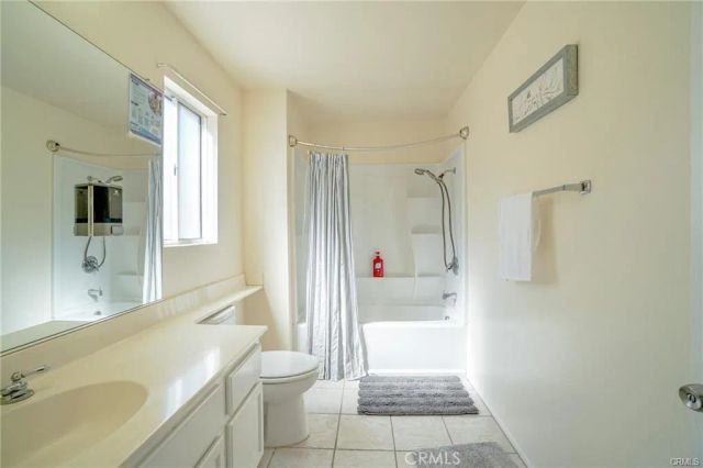 19404 Roscoe, Northridge, CA 91324