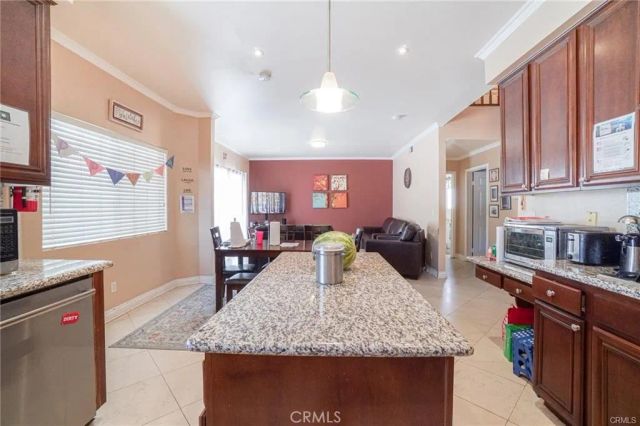 19404 Roscoe, Northridge, CA 91324