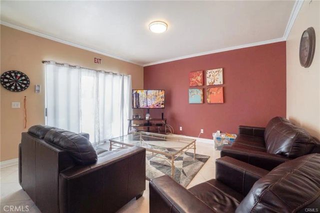 19404 Roscoe, Northridge, CA 91324