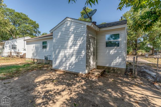 3207 Fairview Dr, Jonesboro, AR 72401