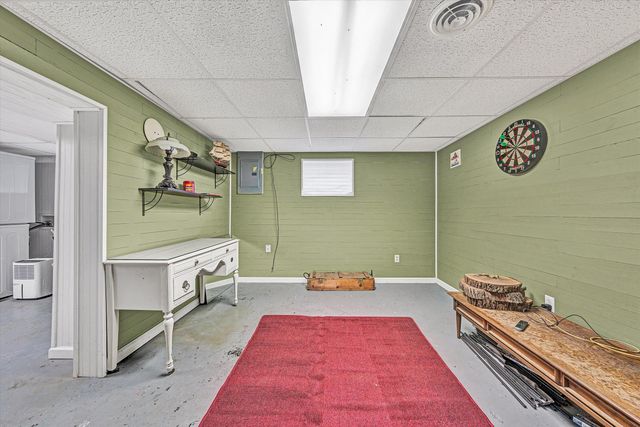 82 Spring Hollow RD, Troutville, VA 24175