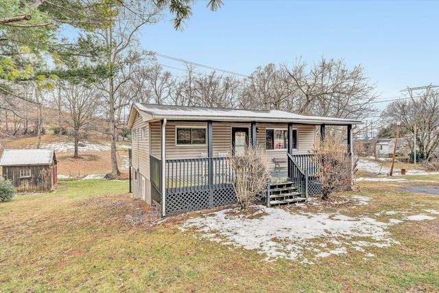 82 Spring Hollow RD, Troutville, VA 24175