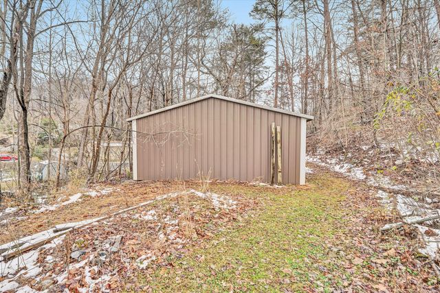 82 Spring Hollow RD, Troutville, VA 24175