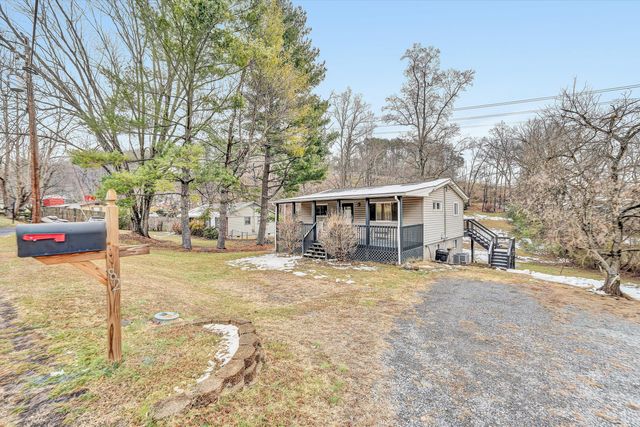 82 Spring Hollow RD, Troutville, VA 24175