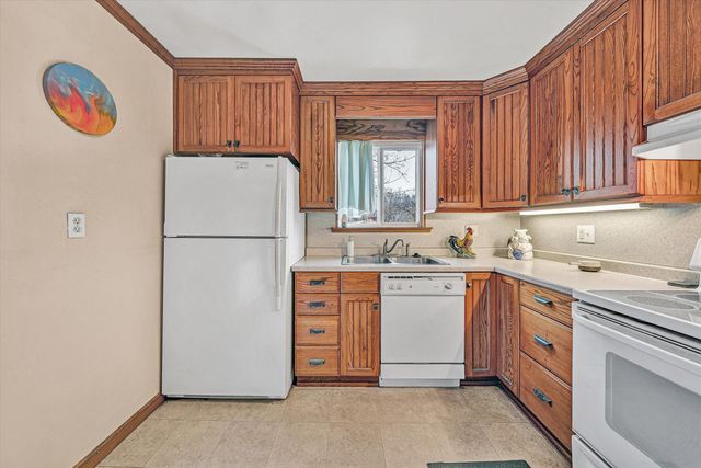 82 Spring Hollow RD, Troutville, VA 24175