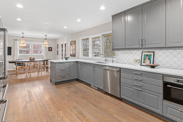 6901 Hillcrest Lane, Edina, MN 55435