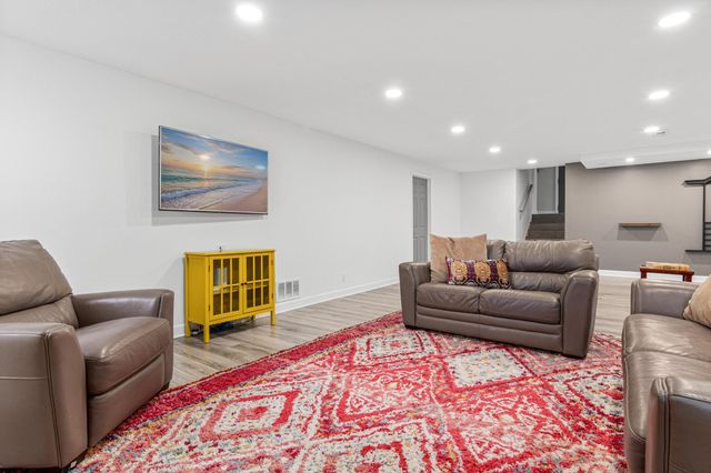 6901 Hillcrest Lane, Edina, MN 55435