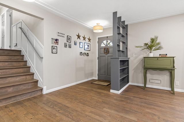 6901 Hillcrest Lane, Edina, MN 55435