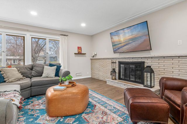 6901 Hillcrest Lane, Edina, MN 55435