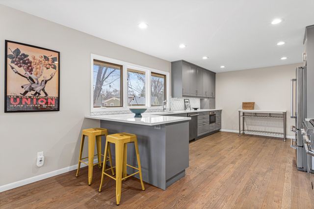 6901 Hillcrest Lane, Edina, MN 55435