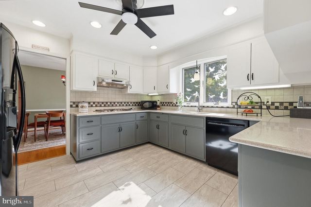 7918 RUNNYMEADE DR, Frederick, MD 21702