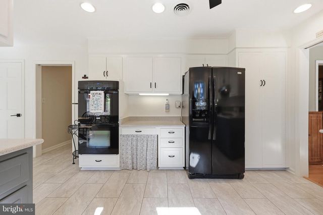 7918 RUNNYMEADE DR, Frederick, MD 21702