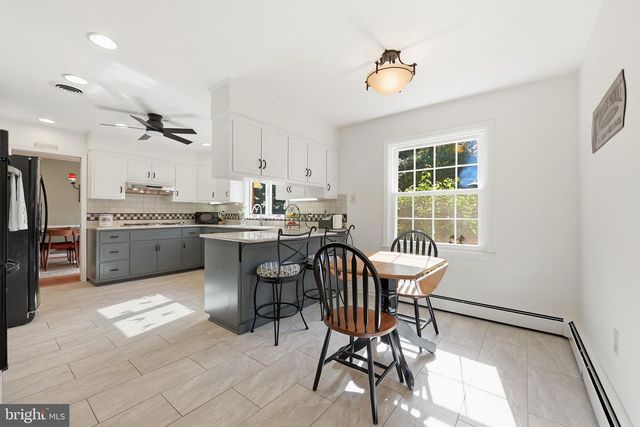 7918 RUNNYMEADE DR, Frederick, MD 21702