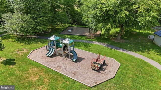 7918 RUNNYMEADE DR, Frederick, MD 21702