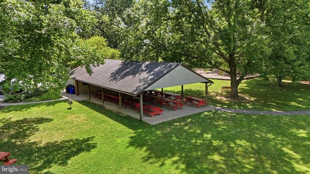 7918 RUNNYMEADE DR, Frederick, MD 21702