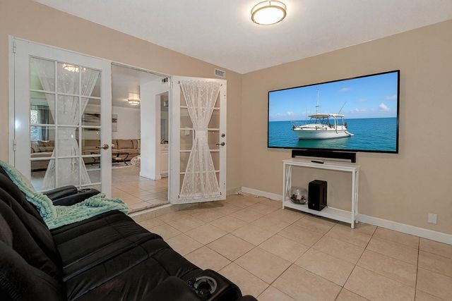 6307 NW 71 St Avenue, Tamarac, FL 33321