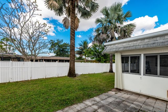 6307 NW 71 St Avenue, Tamarac, FL 33321