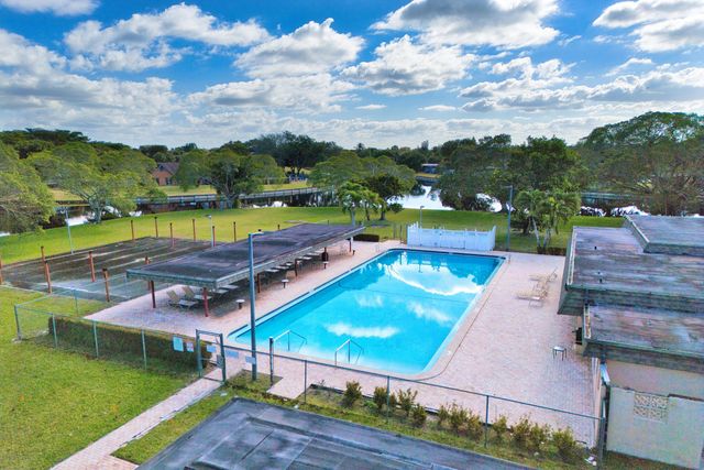 6307 NW 71 St Avenue, Tamarac, FL 33321