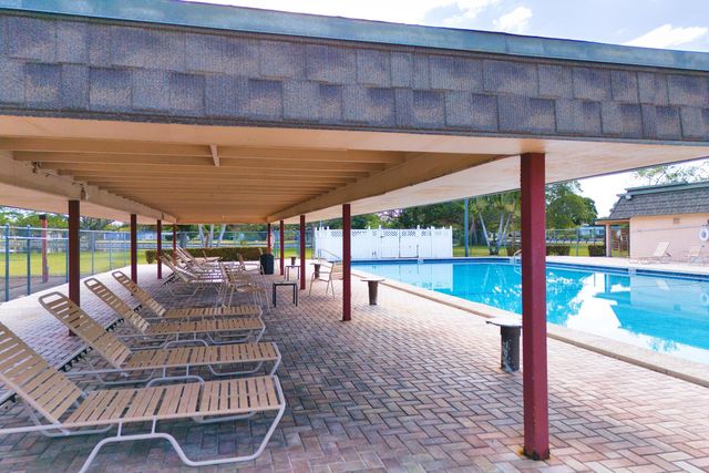 6307 NW 71 St Avenue, Tamarac, FL 33321