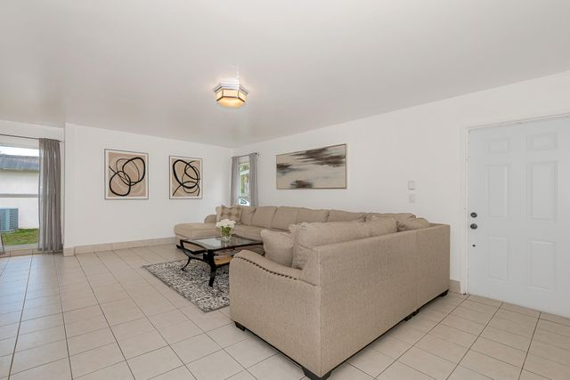 6307 NW 71 St Avenue, Tamarac, FL 33321