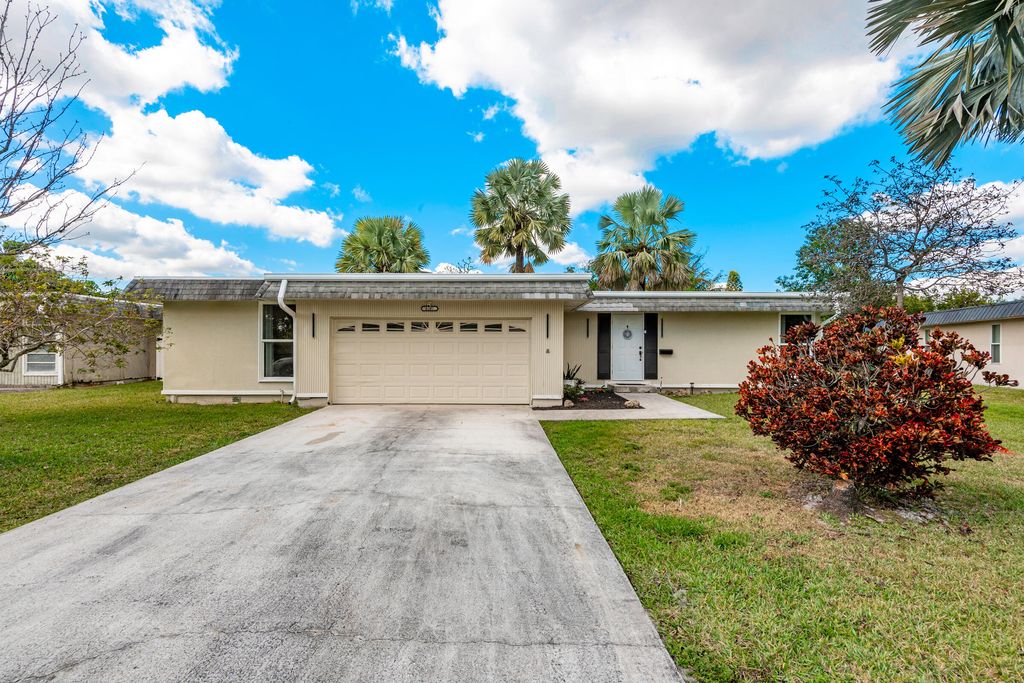 6307 NW 71 St Avenue, Tamarac, FL 33321