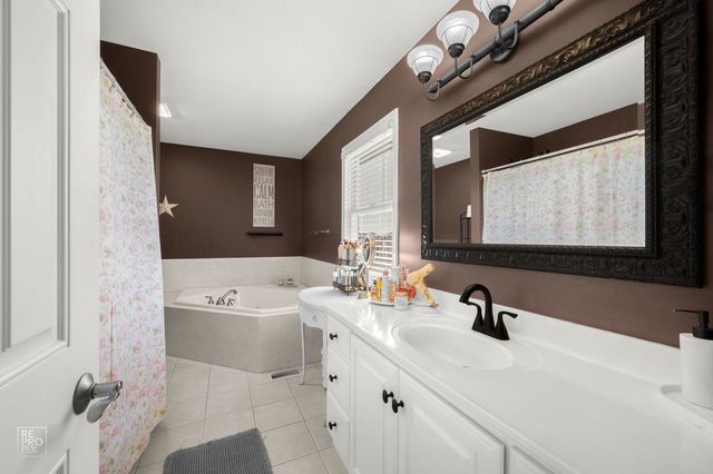 1028 LOUISE Lane, Peotone, IL 60468